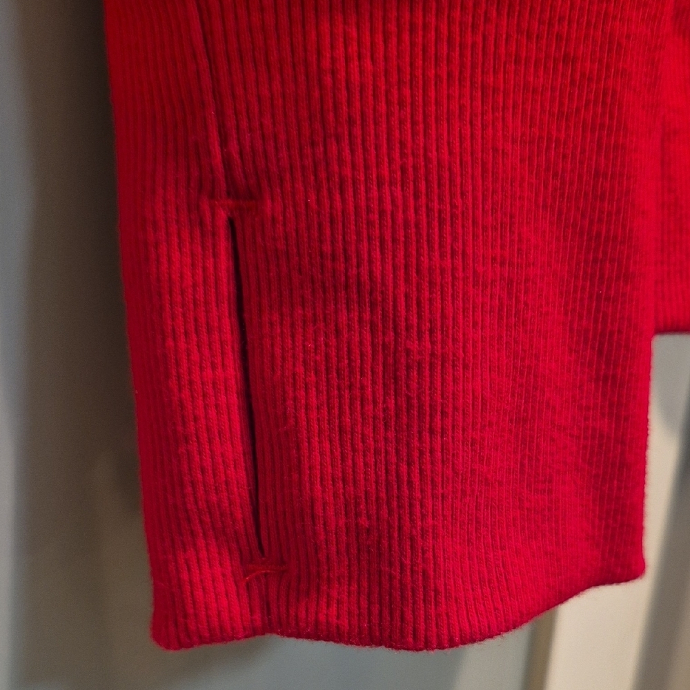 Red 'MOM' Volleyball Sweatshirt - Picture 3 of 3